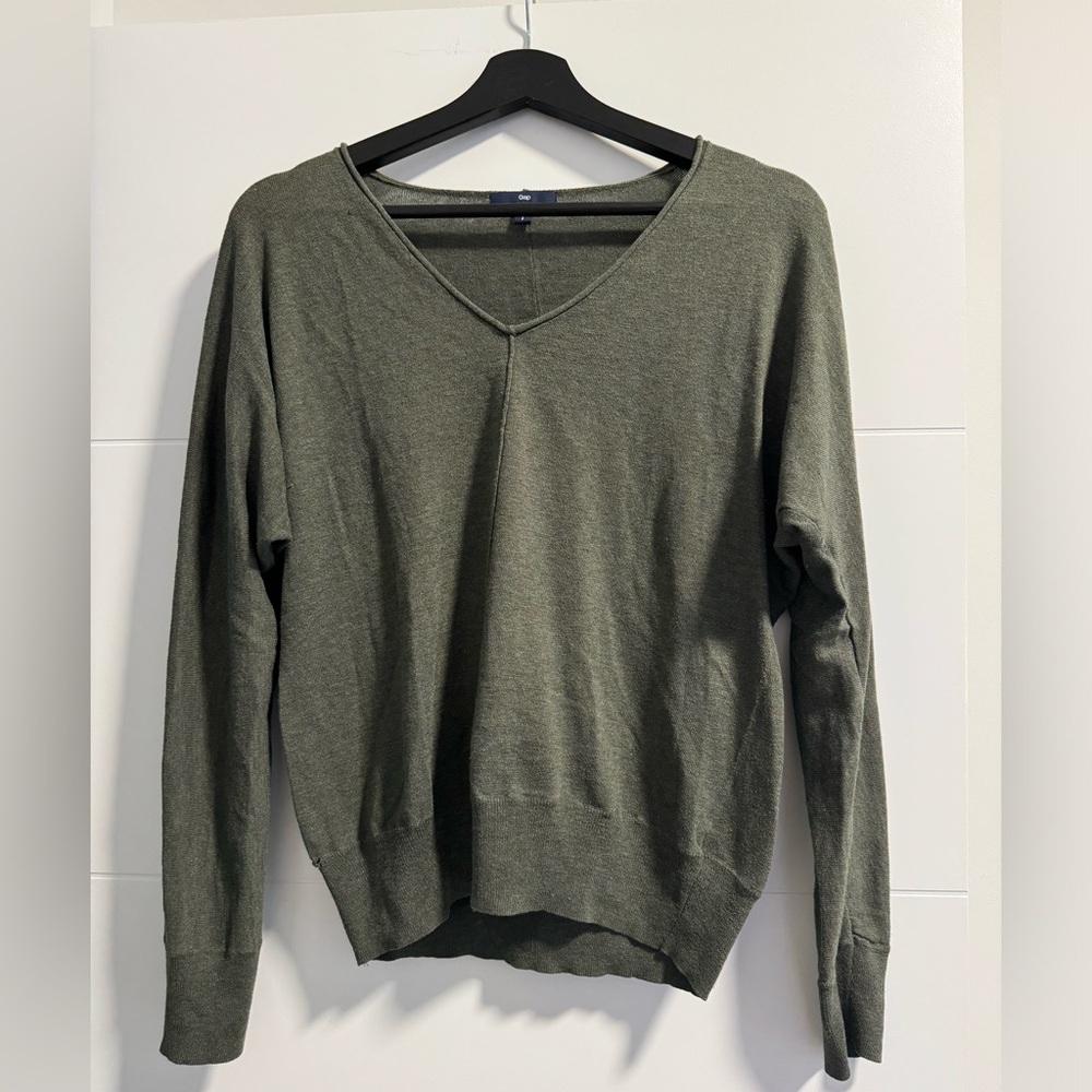 GAP, Green long sleeve V Neck Sweater